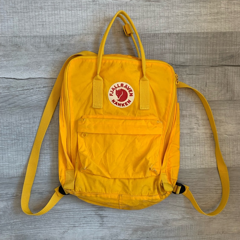 This is a fjällräven kånken backpack!